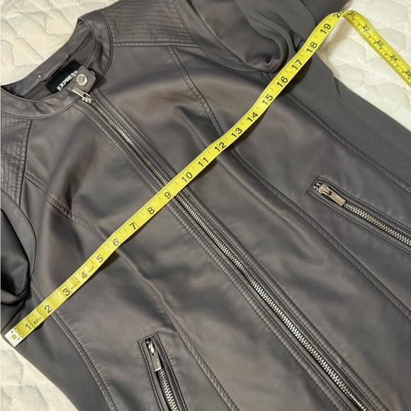 Express Jacket - Picture 2 of 7